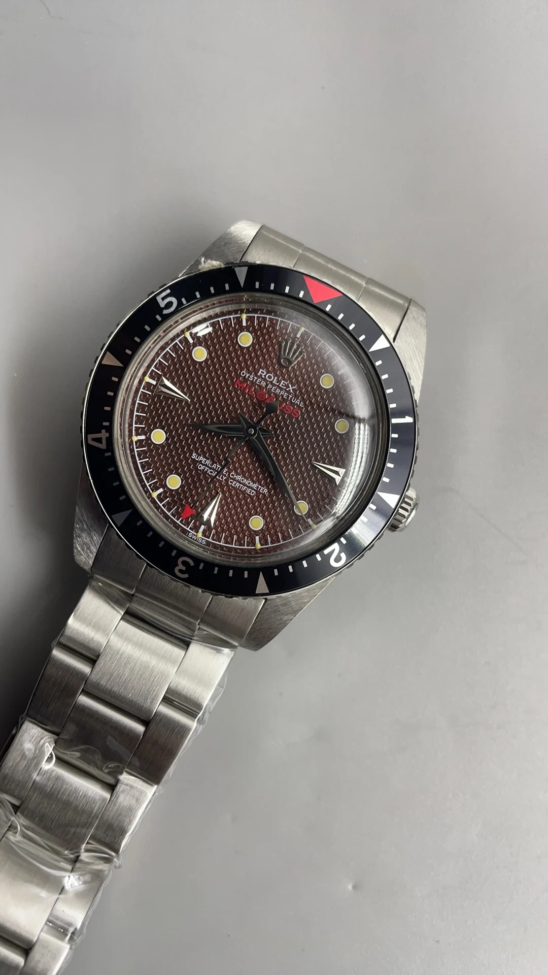 Retro Rolex, no-date — photographed off the sweep