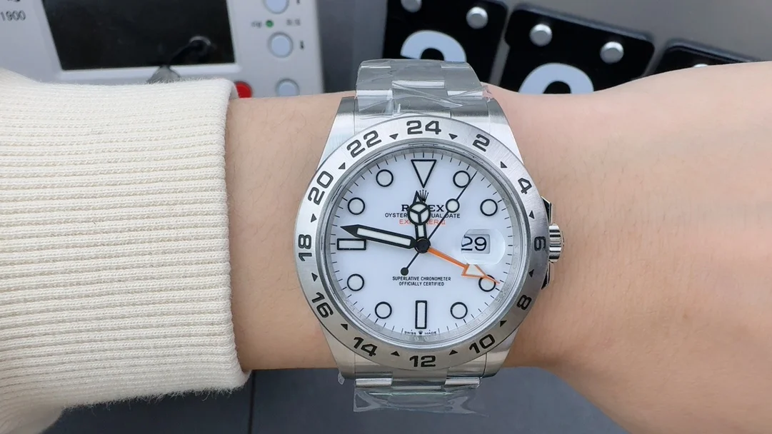 Rolex Adventure II Shanghai 3285 movement — photographed off the sweep