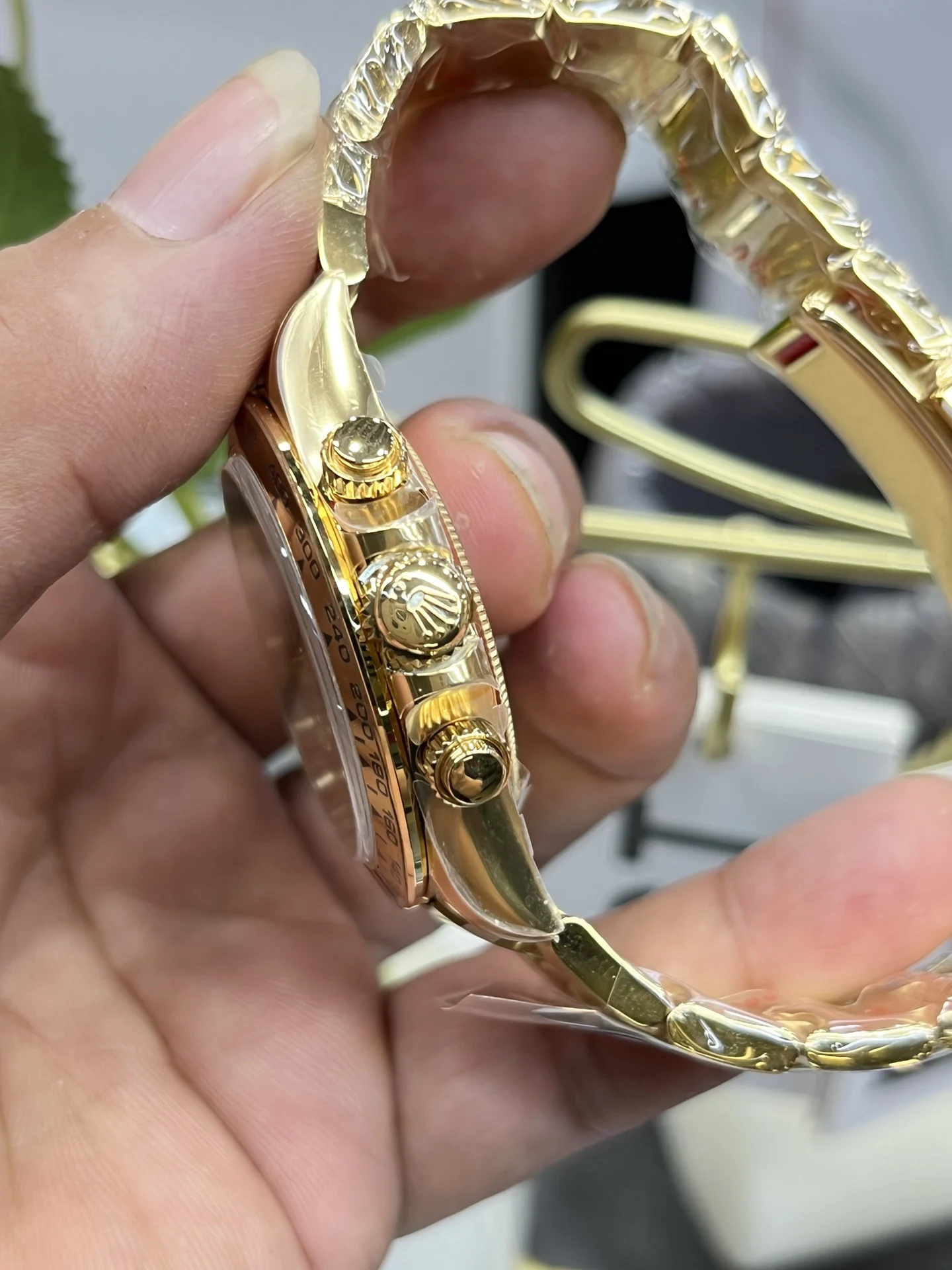 Rolex cGreenGoldD/4130 movement — photographed off the sweep