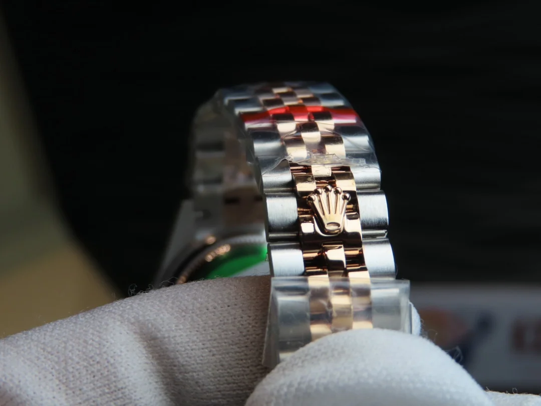 Rolex Datejust 28mm — photographed off the sweep