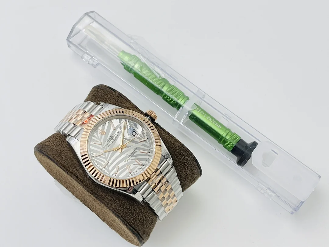 Rolex Datejust 41mm — photographed off the sweep