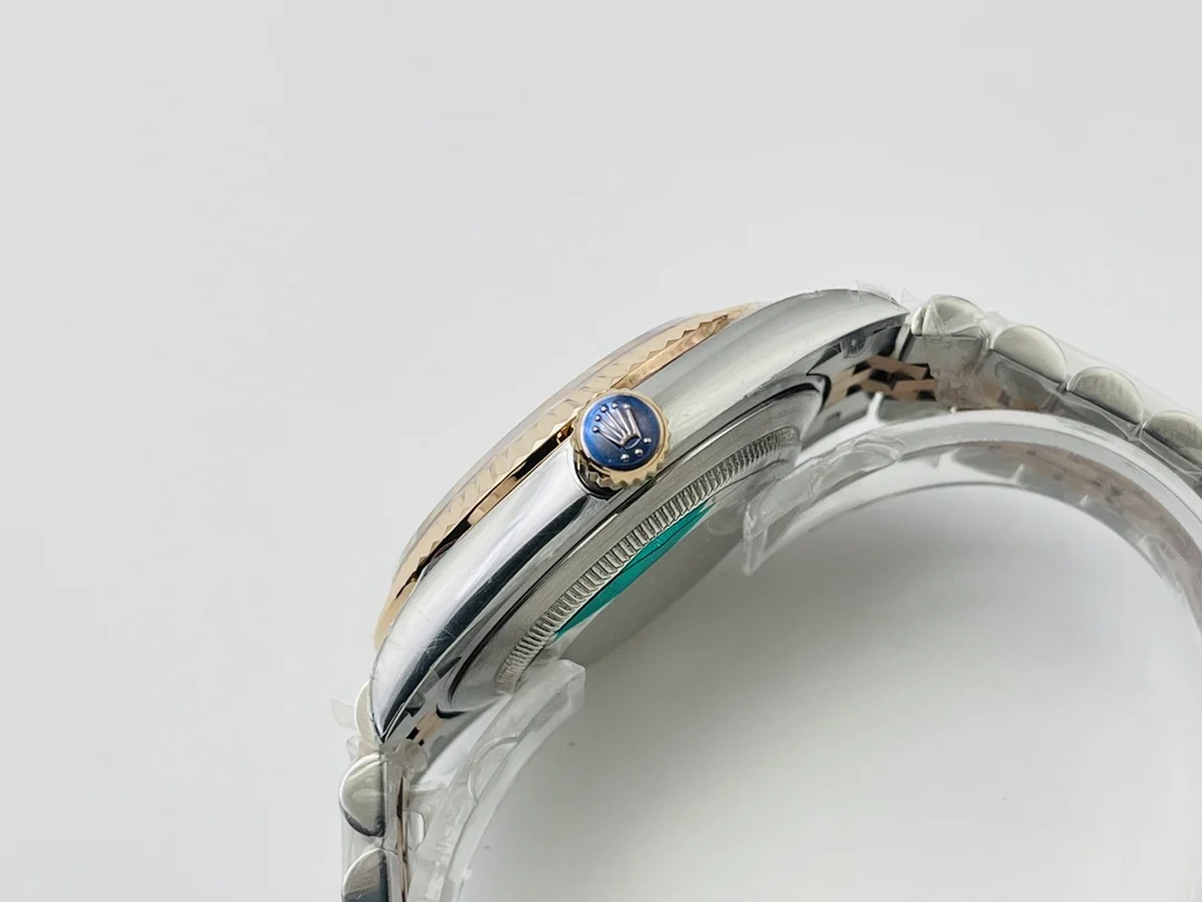 Rolex Datejust 41mm — photographed off the sweep