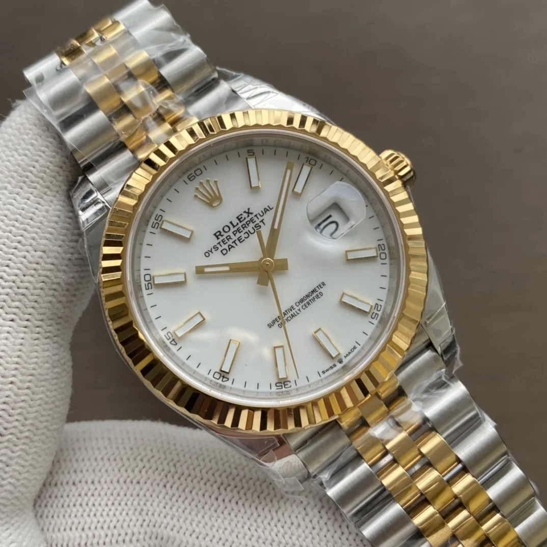 Rolex Datejust 41mm — photographed off the sweep