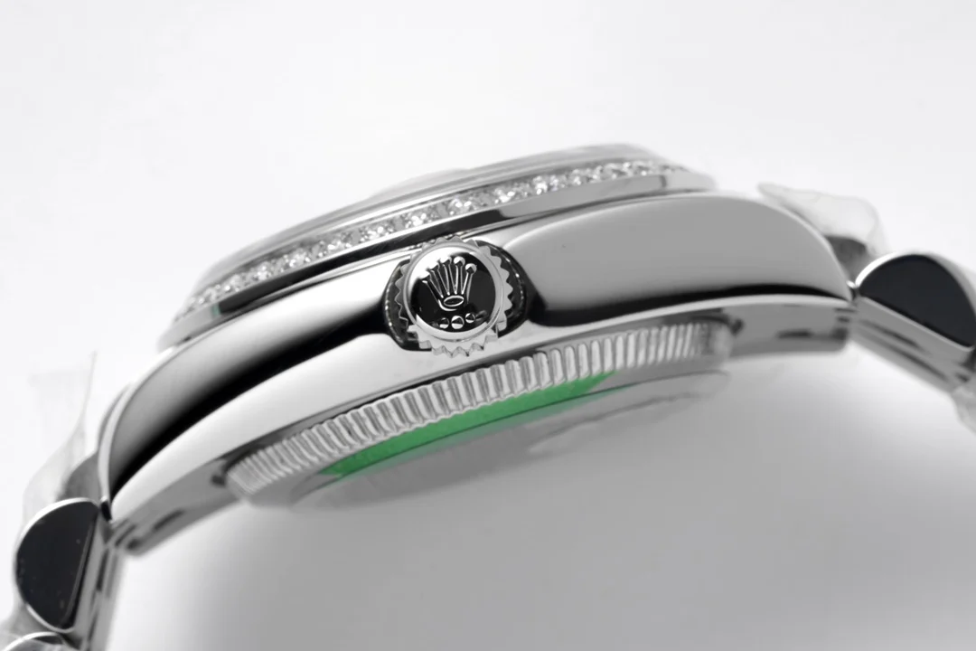 Rolex Datejust Steel 28mm — photographed off the sweep