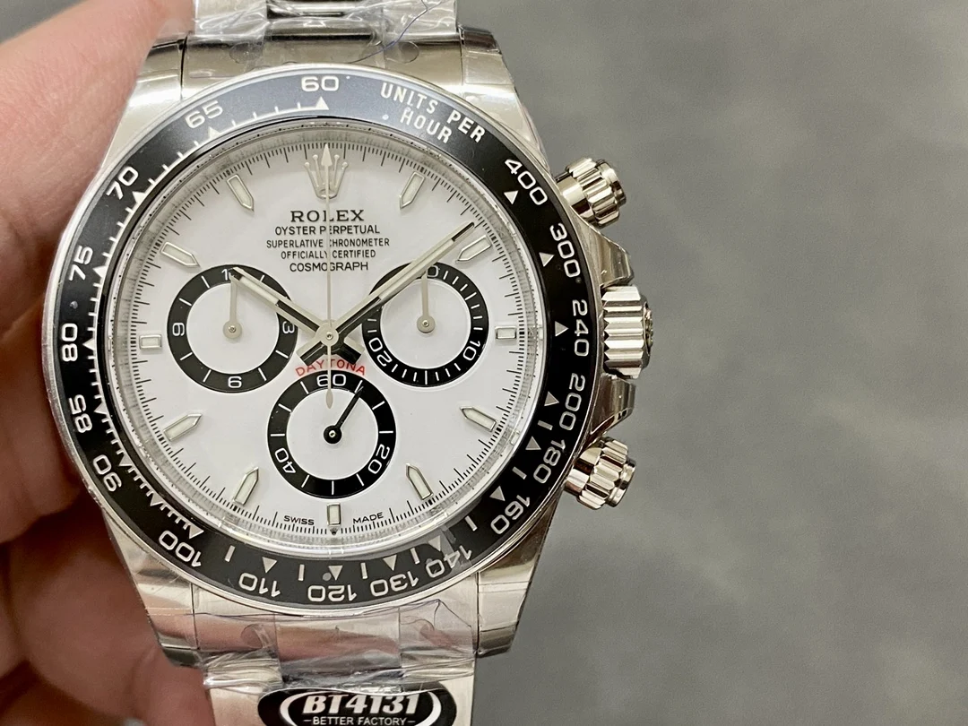 Rolex Daytona 40mm — photographed off the sweep