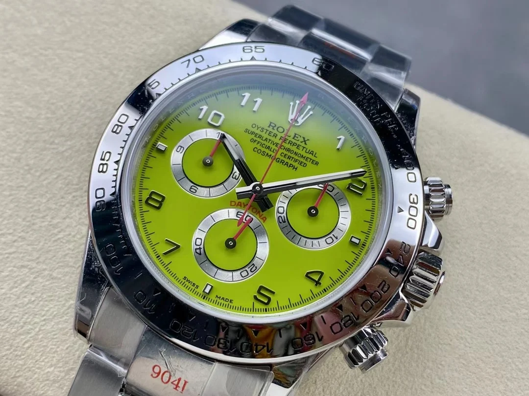 Rolex Daytona 40mm — photographed off the sweep