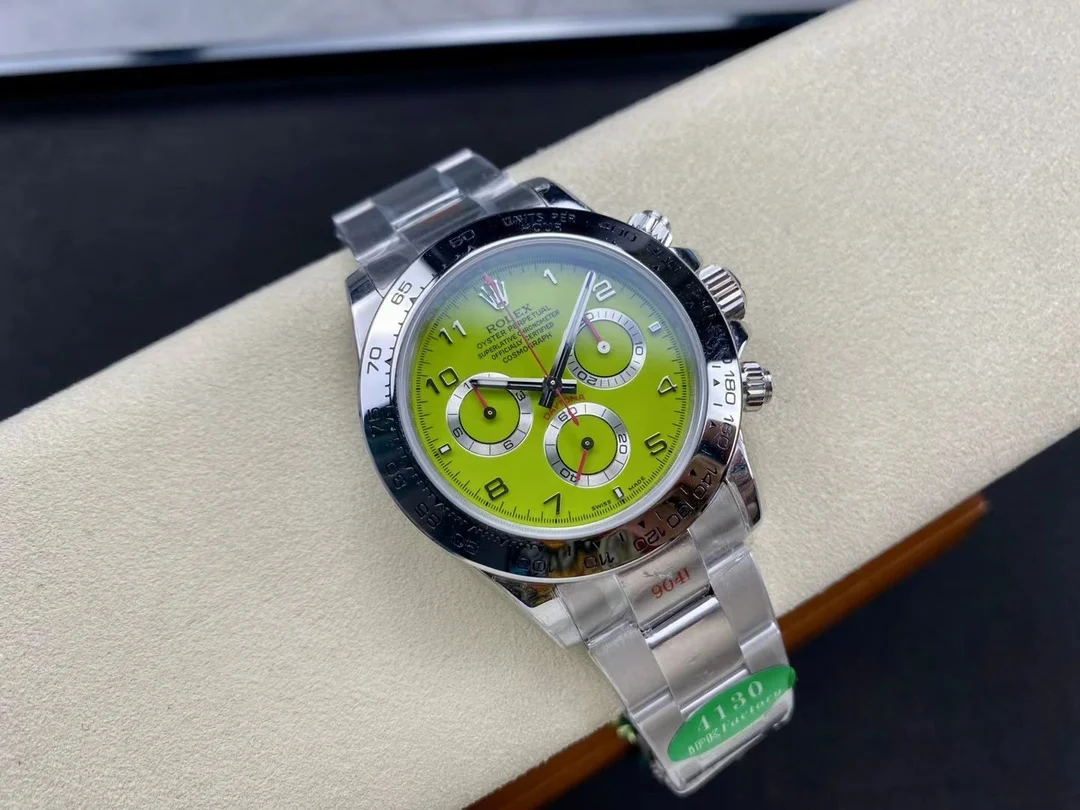 Rolex Daytona 40mm — photographed off the sweep