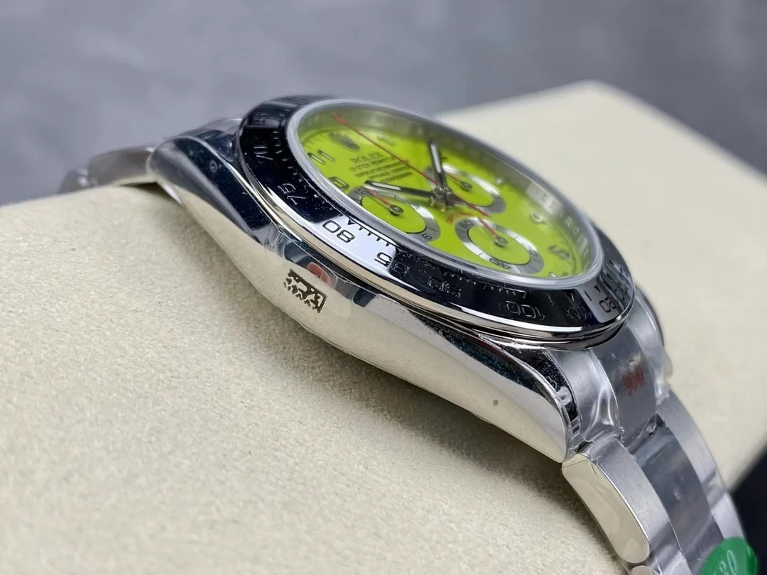 Rolex Daytona 40mm — photographed off the sweep