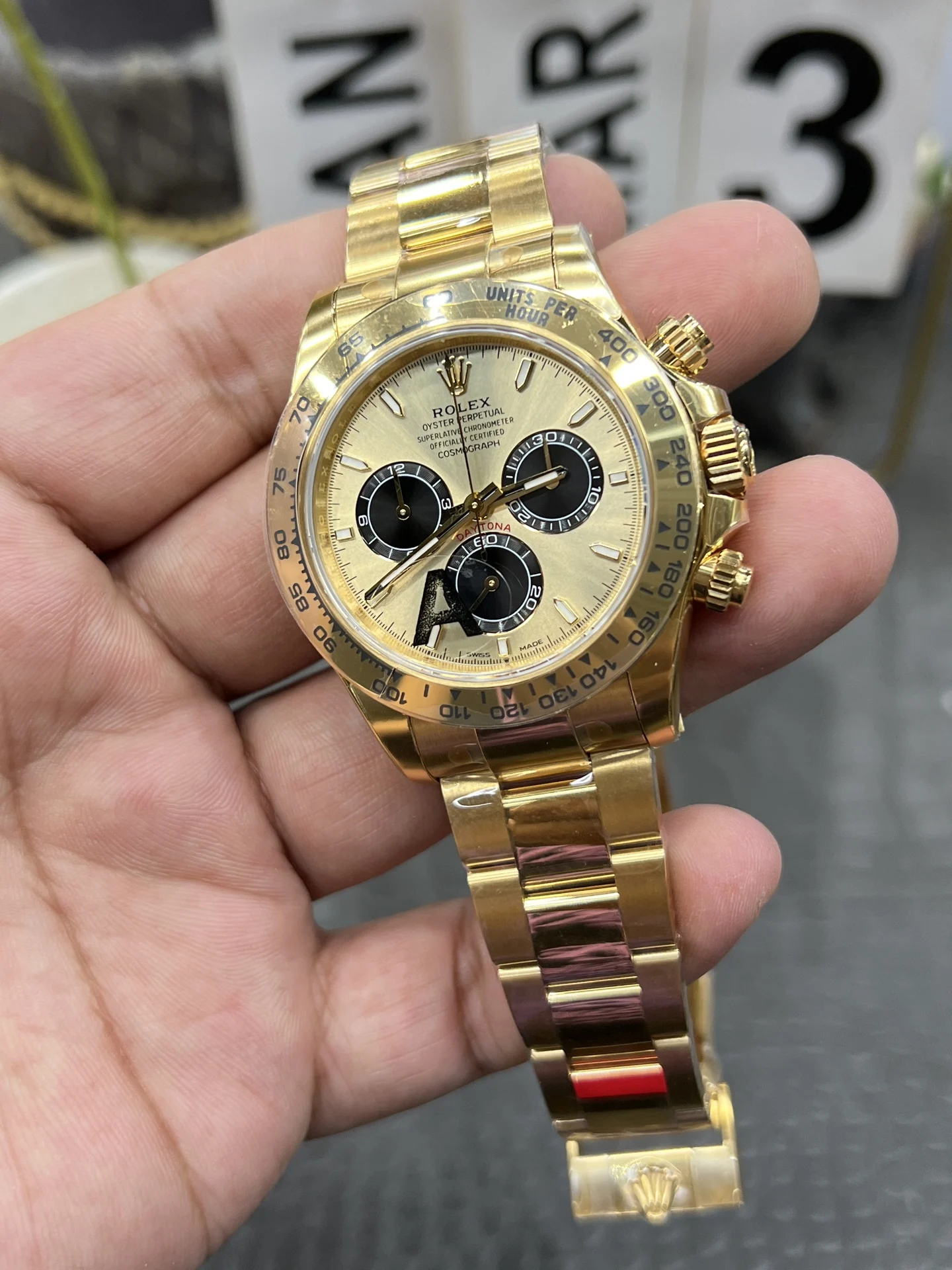 Rolex Daytona 40mm — photographed off the sweep