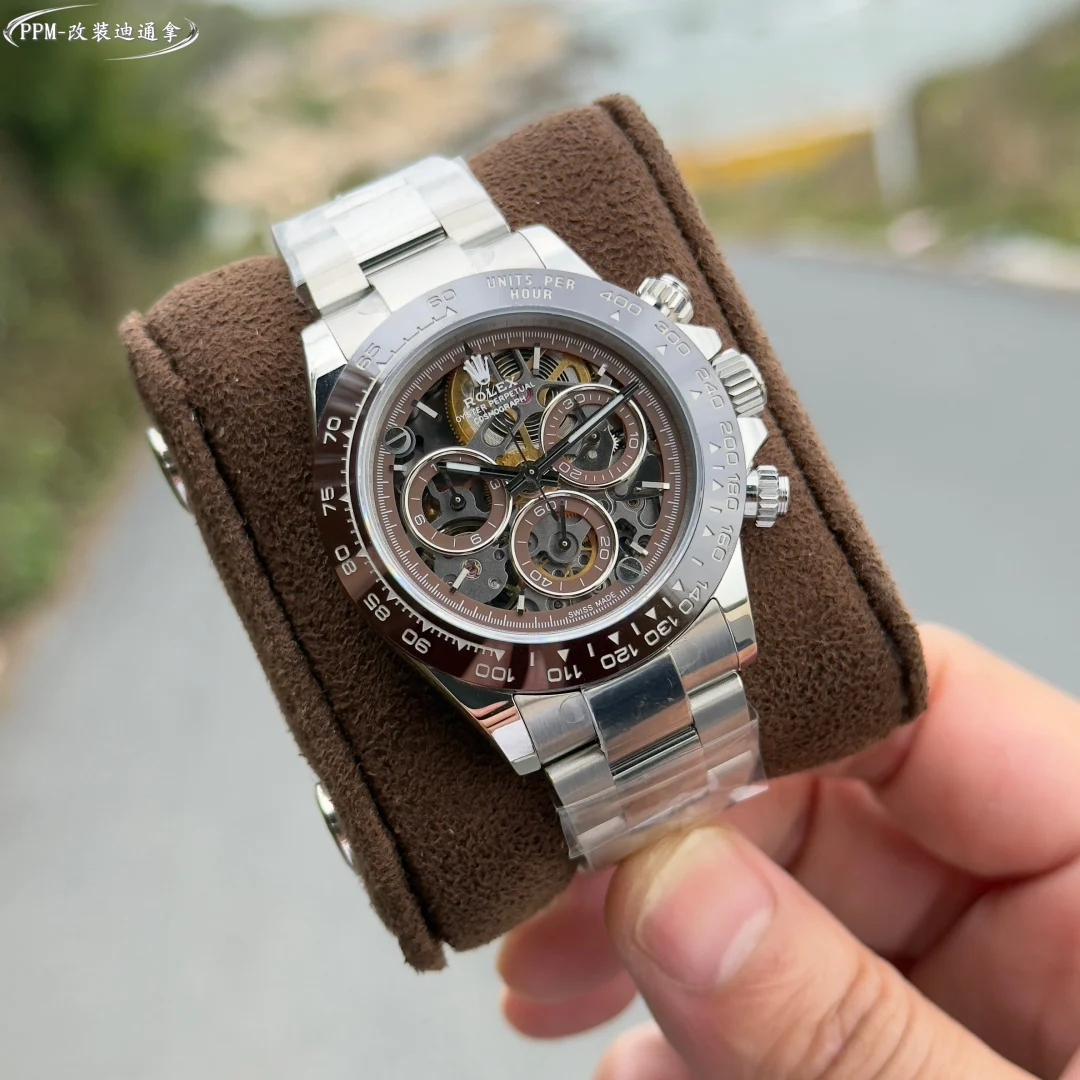 Rolex Daytona Carbon — photographed off the sweep