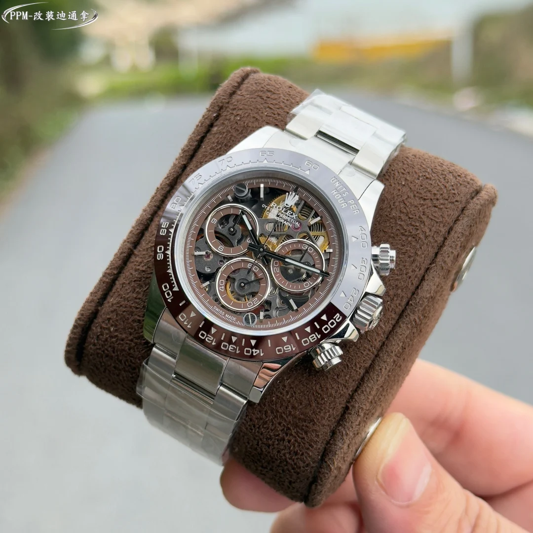 Rolex Daytona Carbon — photographed off the sweep