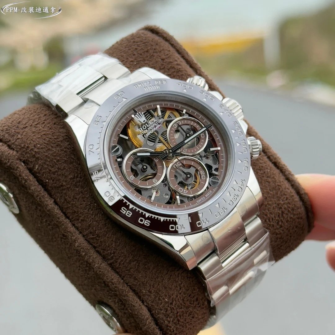 Rolex Daytona Carbon — photographed off the sweep