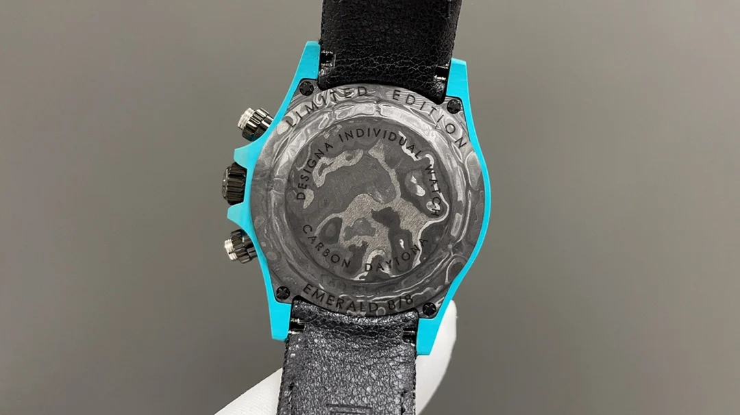 Rolex Daytona Carbon 40mm — photographed off the sweep
