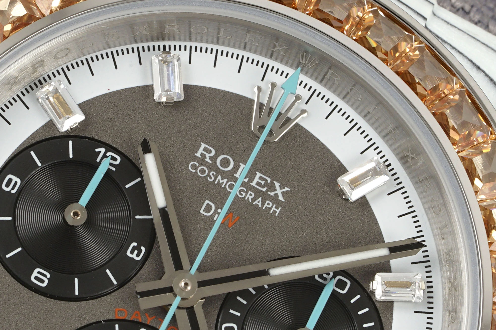 Rolex Daytona Carbon 40mm — photographed off the sweep