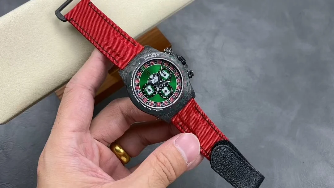 Rolex Daytona Carbon Black Dial — photographed off the sweep