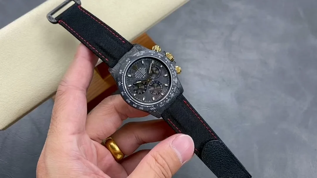 Rolex Daytona Carbon Black Dial — photographed off the sweep