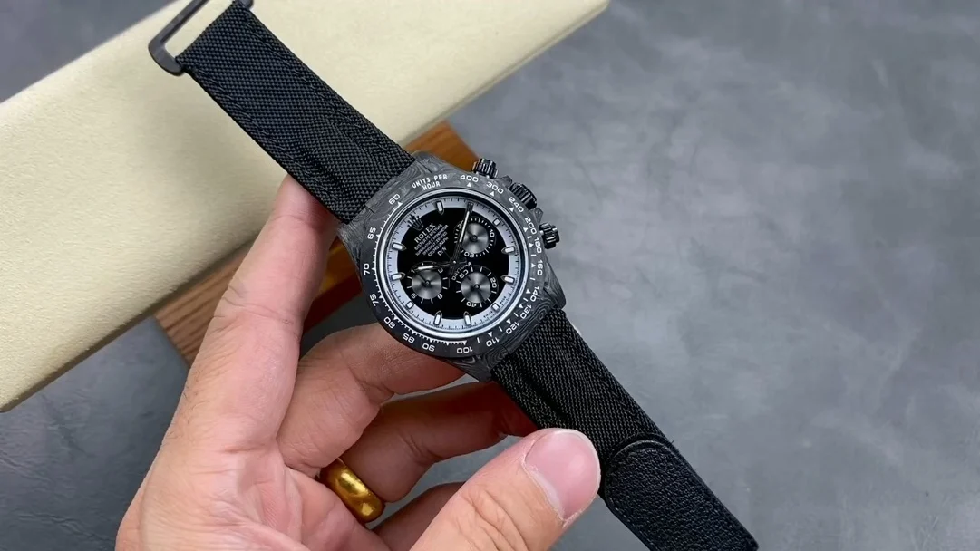 Rolex Daytona Carbon Black Dial — photographed off the sweep