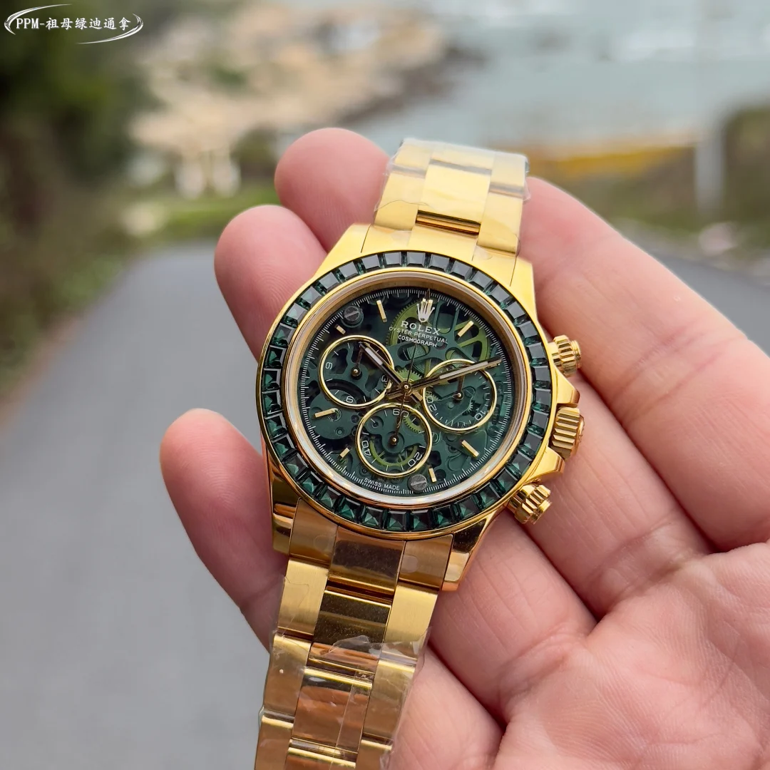 Rolex Daytona Carbon Green Dial — photographed off the sweep