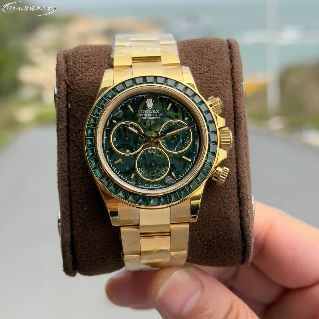 Rolex Daytona Carbon Green Dial — photographed off the sweep