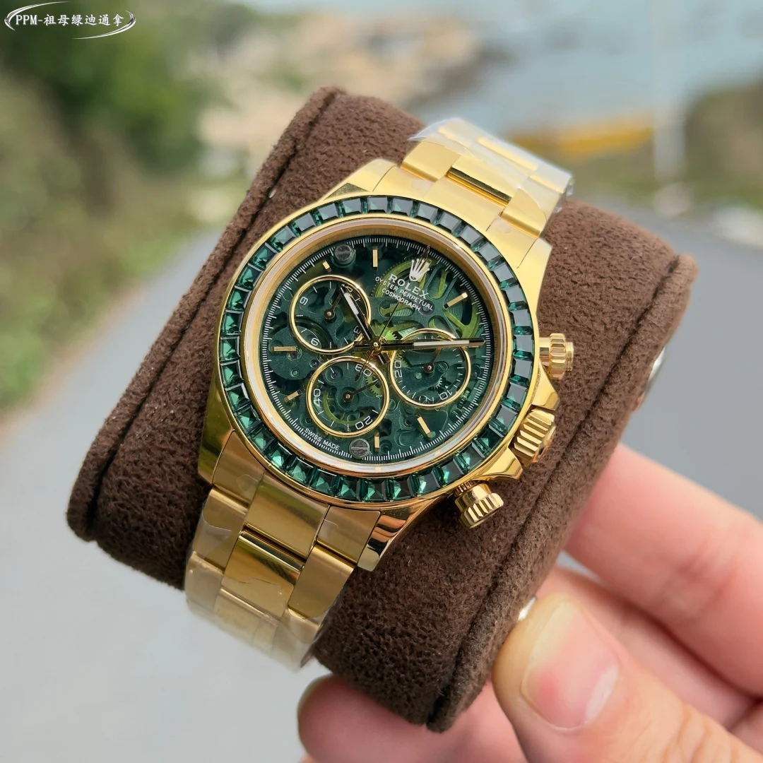 Rolex Daytona Carbon Green Dial — photographed off the sweep