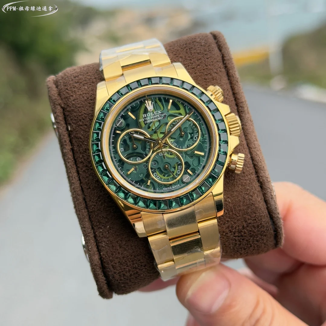 Rolex Daytona Carbon Green Dial — photographed off the sweep