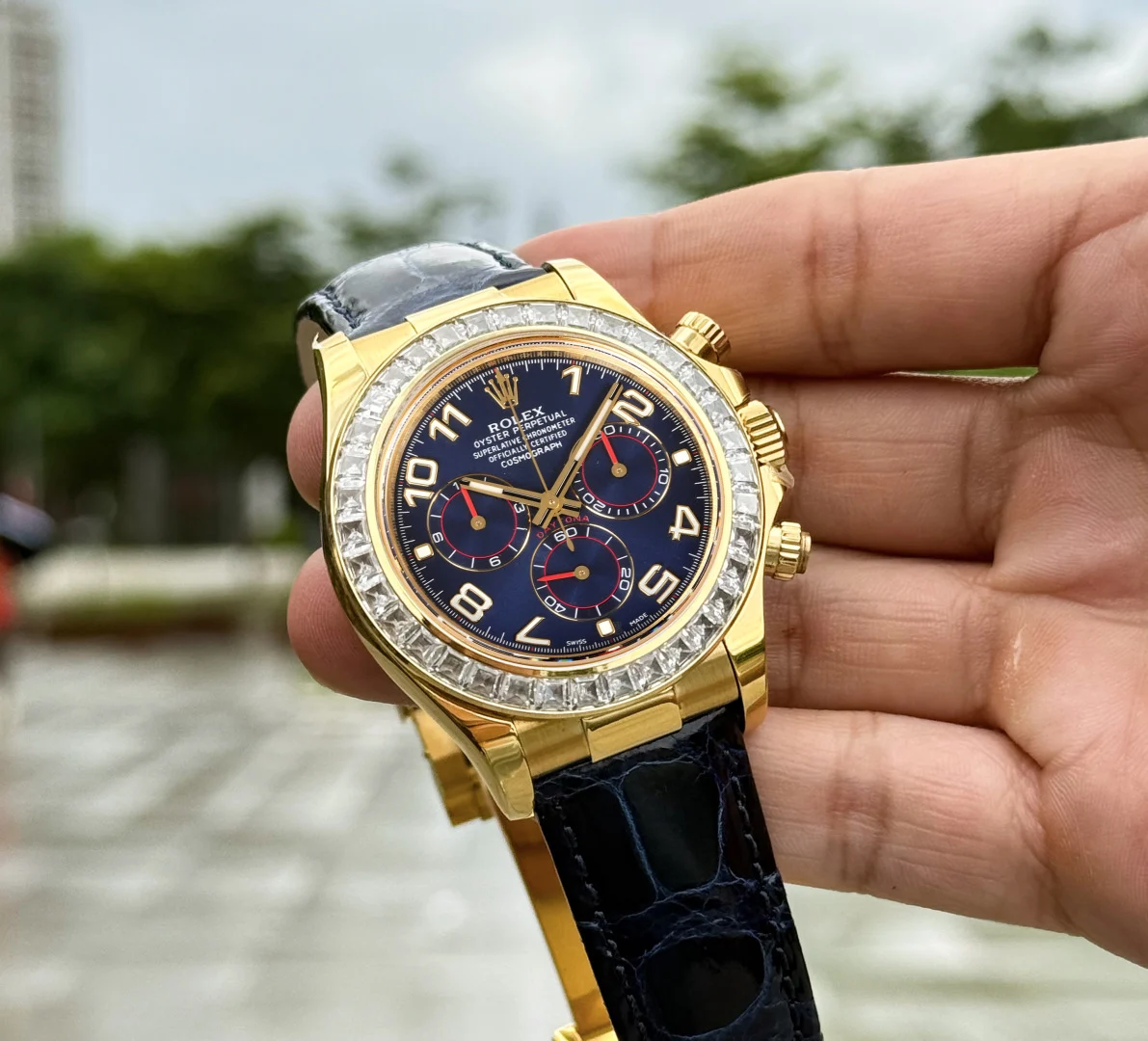 Rolex Daytona Carbon — photographed off the sweep
