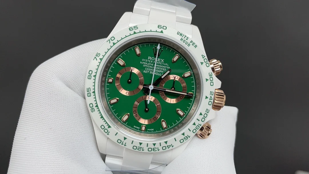 Rolex Daytona Ceramic Green Dial — photographed off the sweep