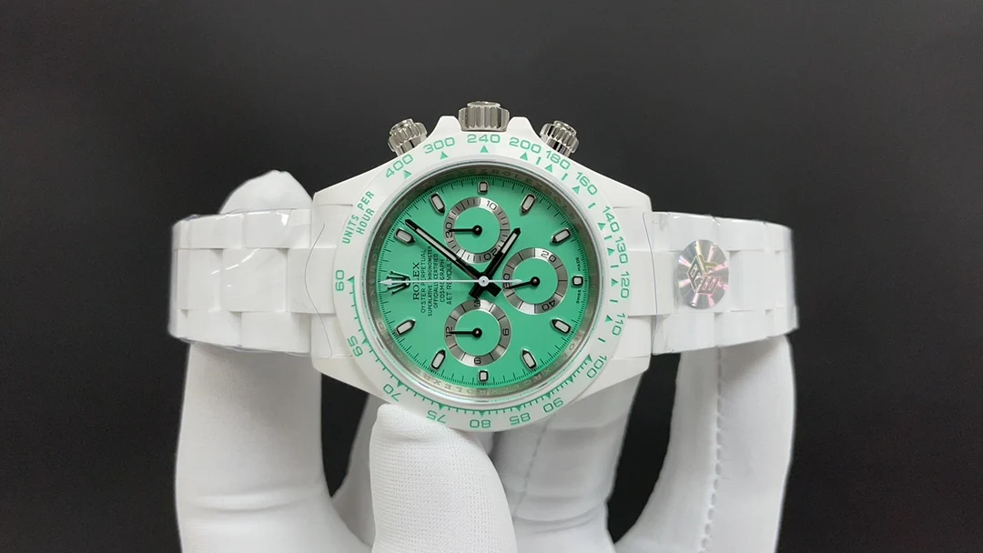 Rolex Daytona Ceramic Green Dial — photographed off the sweep