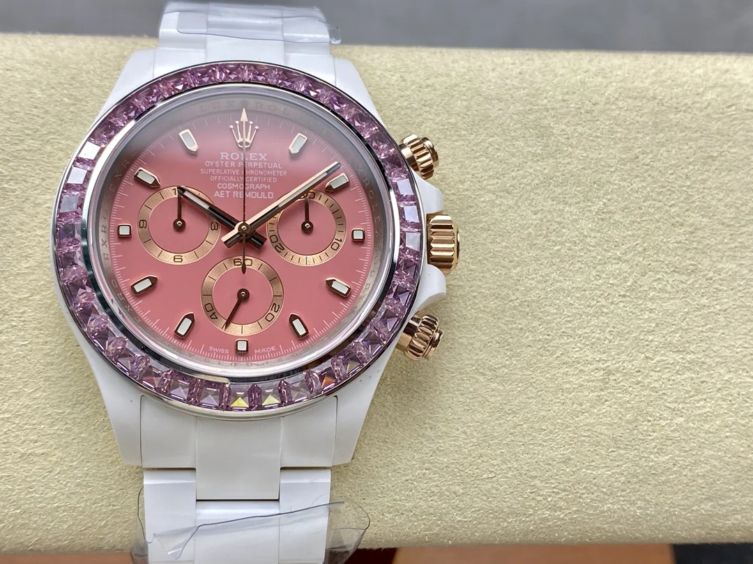 Rolex Daytona Ceramic Green Dial — photographed off the sweep