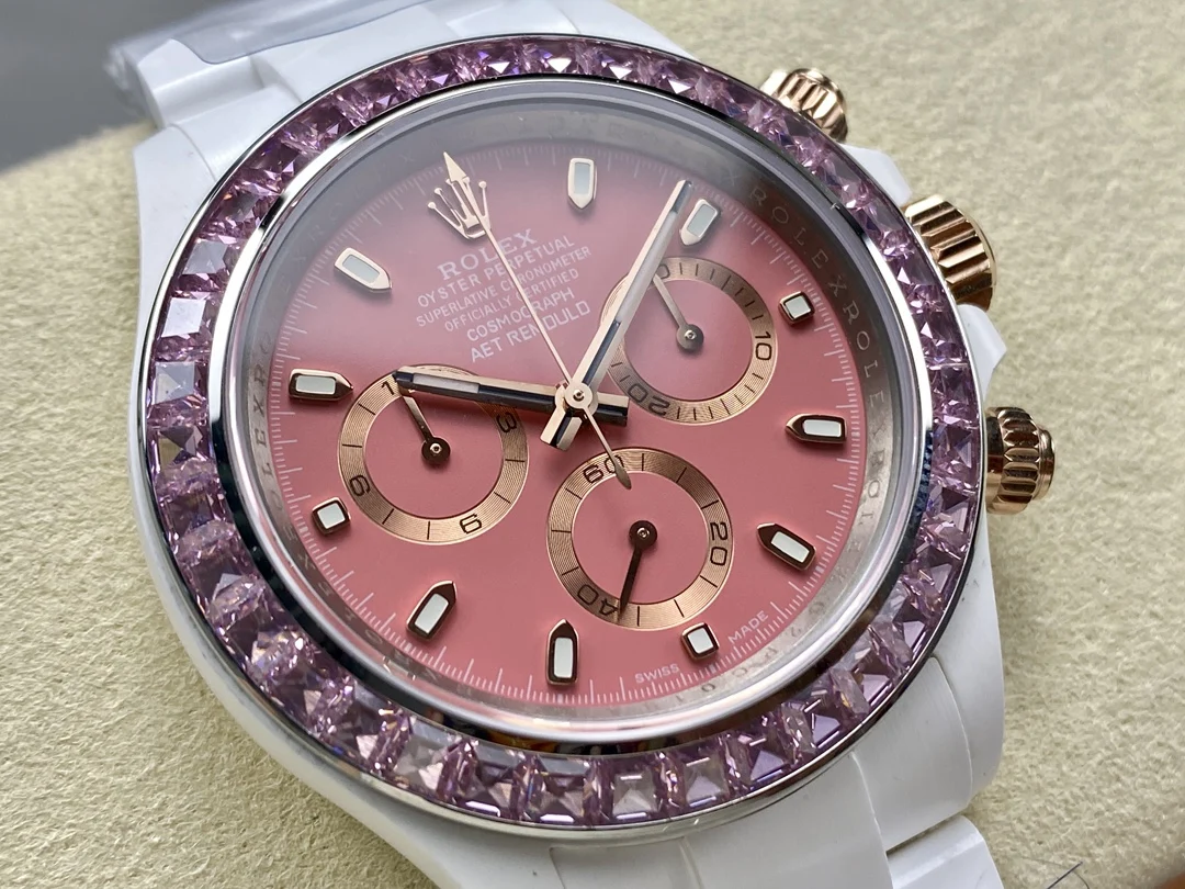 Rolex Daytona Ceramic Green Dial — photographed off the sweep