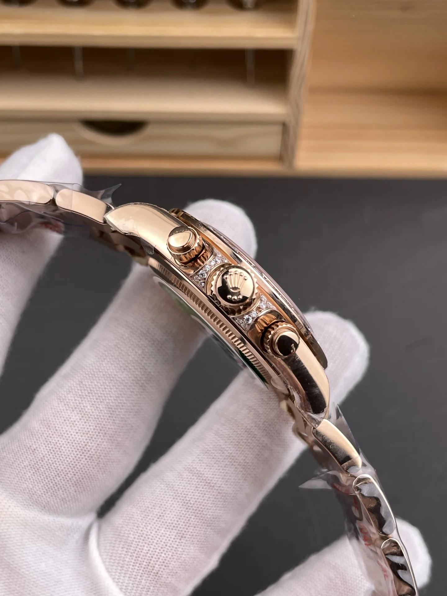 Rolex Daytona Diamond-Set 40mm — photographed off the sweep