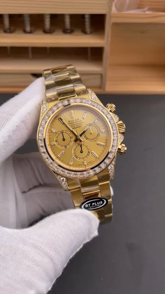 Rolex Daytona Diamond-Set 40mm — photographed off the sweep