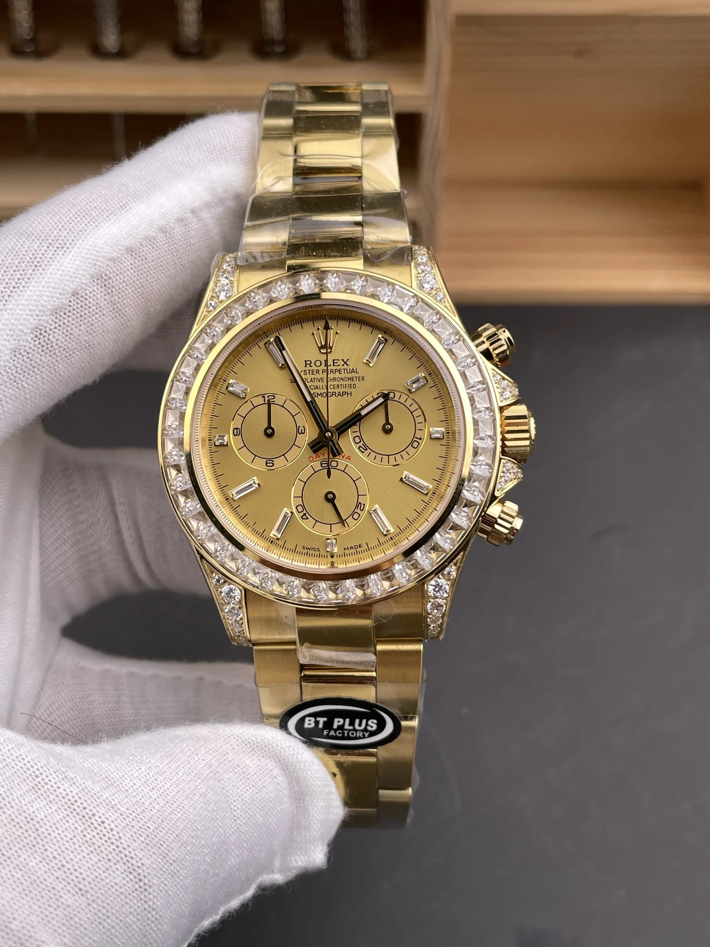 Rolex Daytona Diamond-Set 40mm — photographed off the sweep