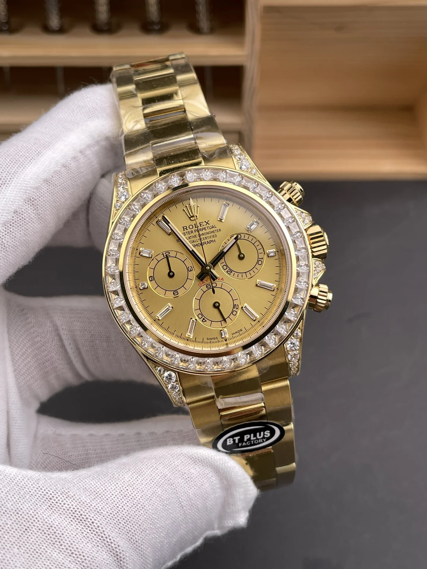 Rolex Daytona Diamond-Set 40mm — photographed off the sweep