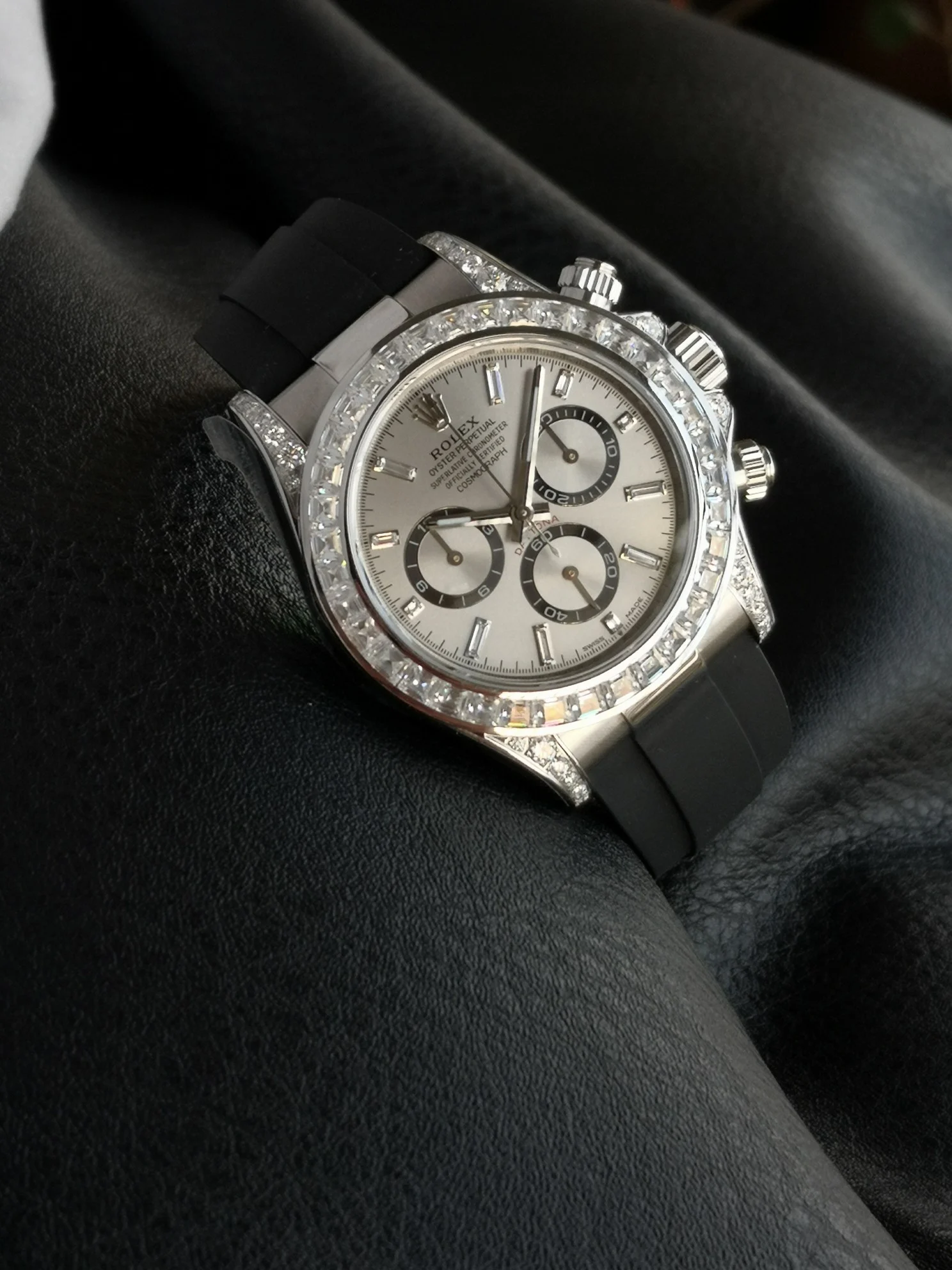 Rolex Daytona Diamond-Set — photographed off the sweep