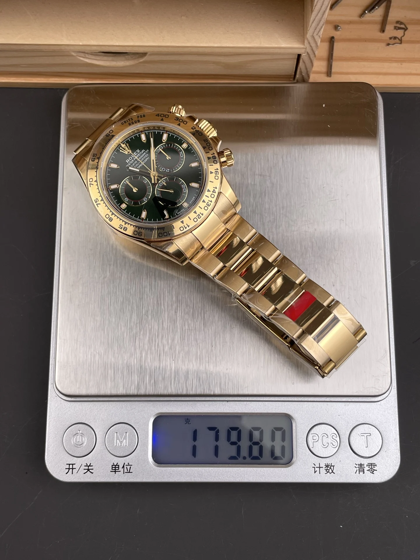 Rolex Daytona Green Dial 40mm — photographed off the sweep