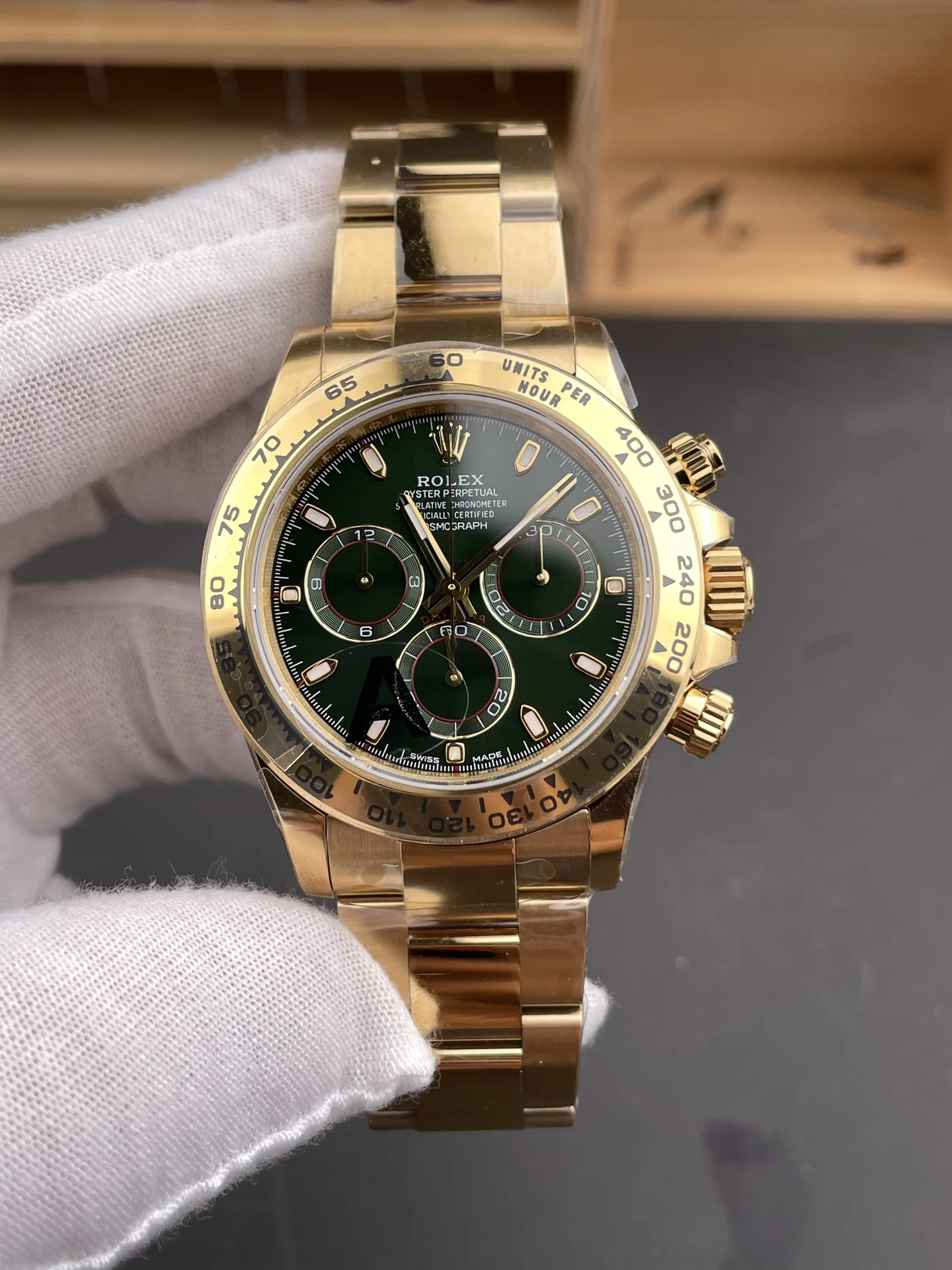 Rolex Daytona Green Dial 40mm — photographed off the sweep