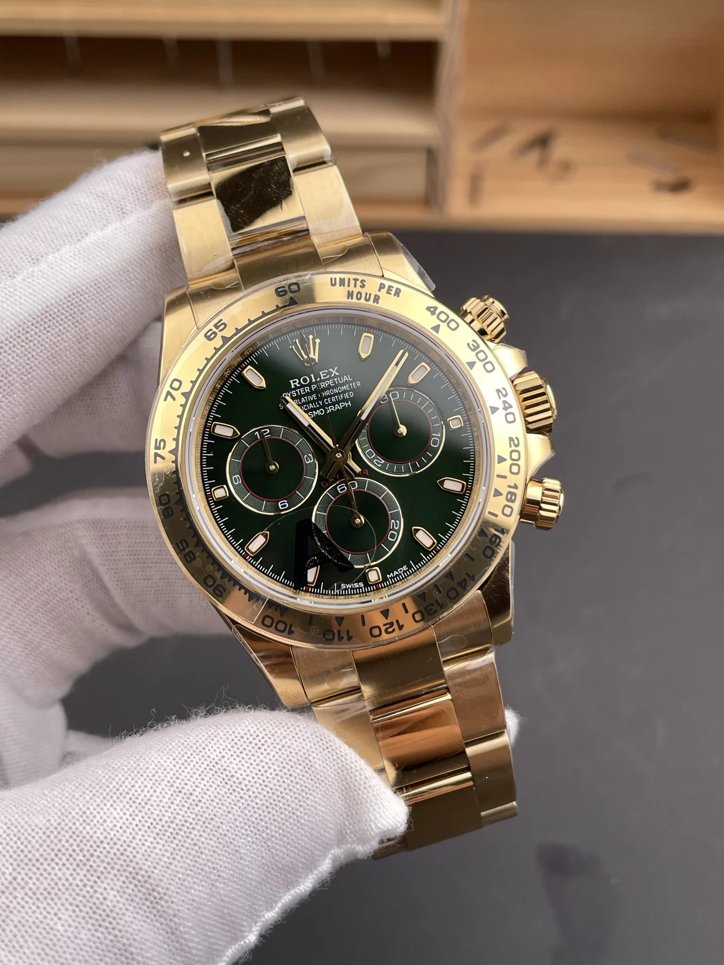 Rolex Daytona Green Dial 40mm — photographed off the sweep