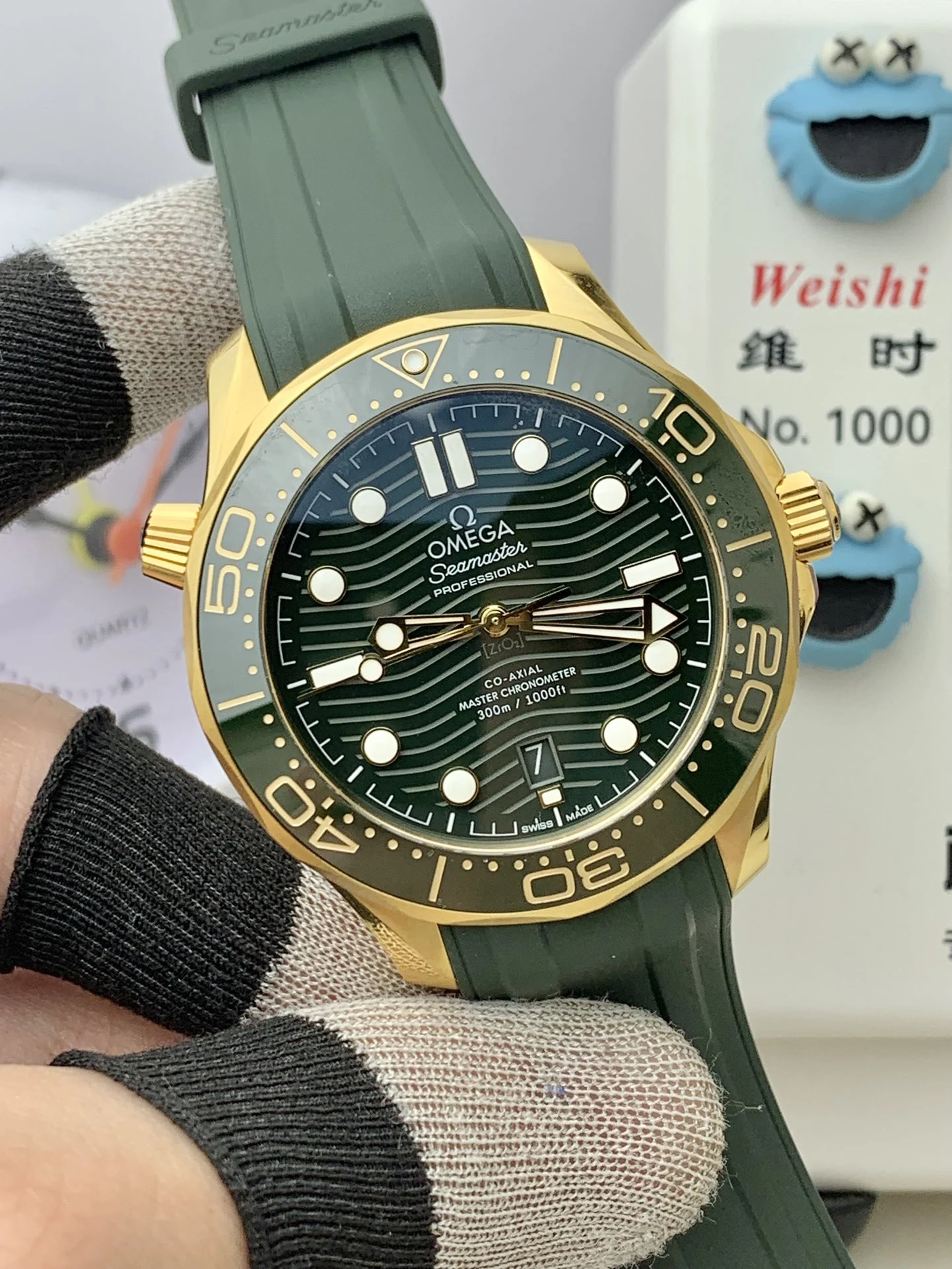 Rolex Daytona Green Dial 42mm — photographed off the sweep
