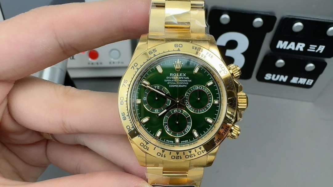 Rolex Daytona Green Dial — photographed off the sweep