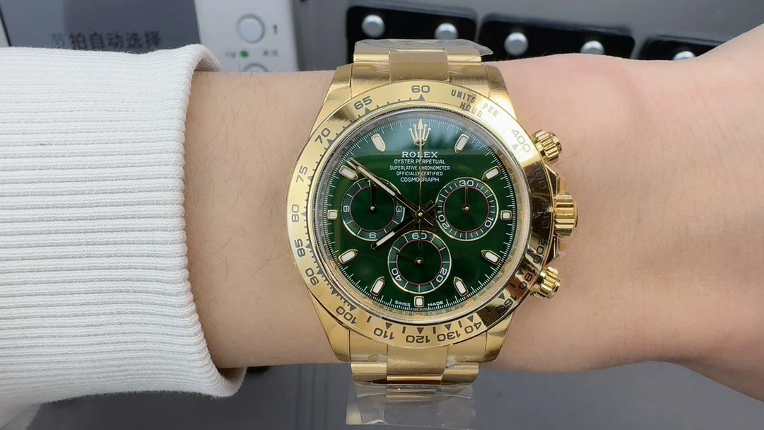 Rolex Daytona Green Dial — photographed off the sweep