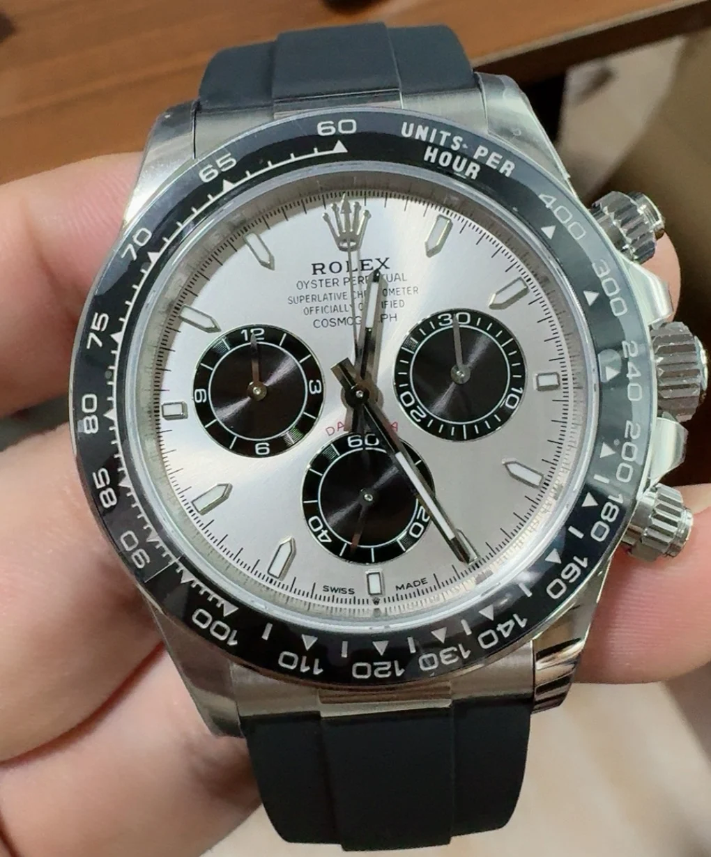 Rolex Daytona Grey Dial — photographed off the sweep
