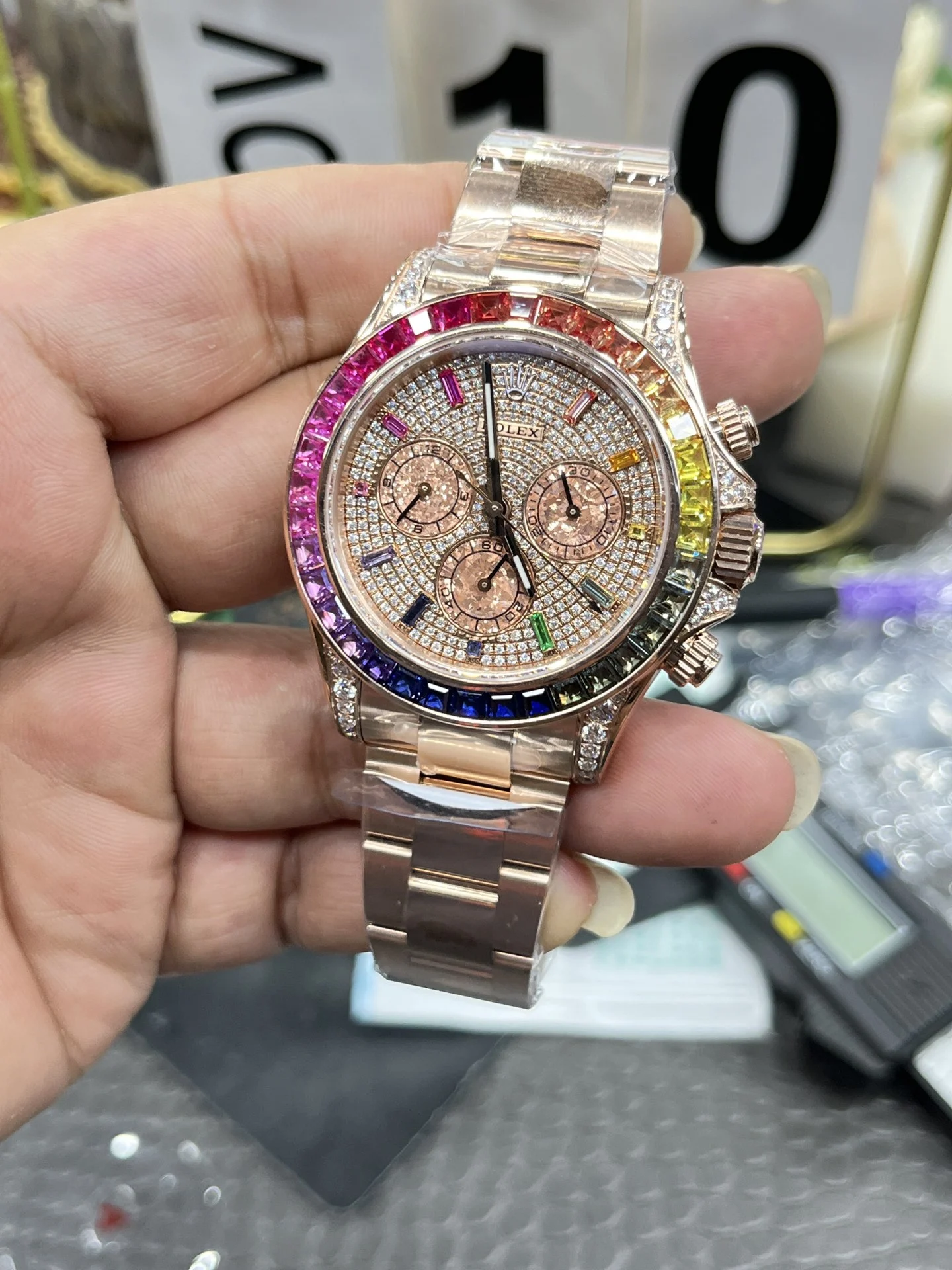 Rolex Daytona Rainbow Diamond-Set 40mm — photographed off the sweep