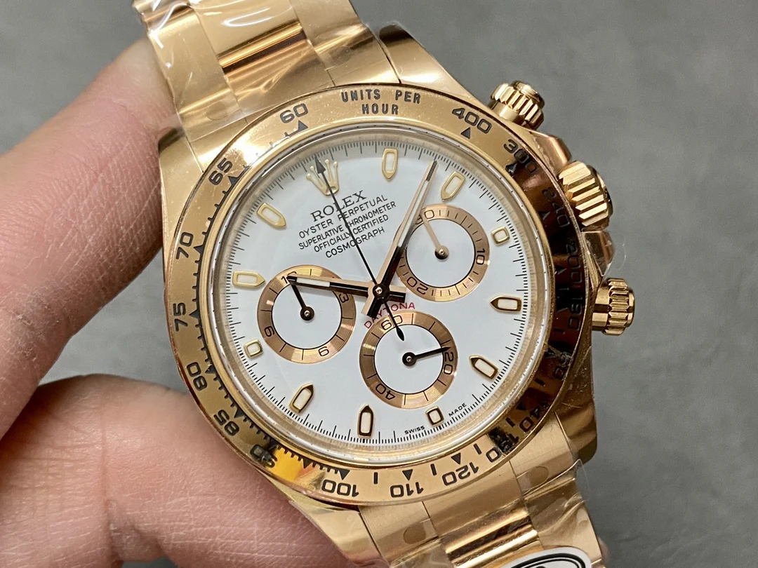 Rolex Daytona Steel 40mm — photographed off the sweep
