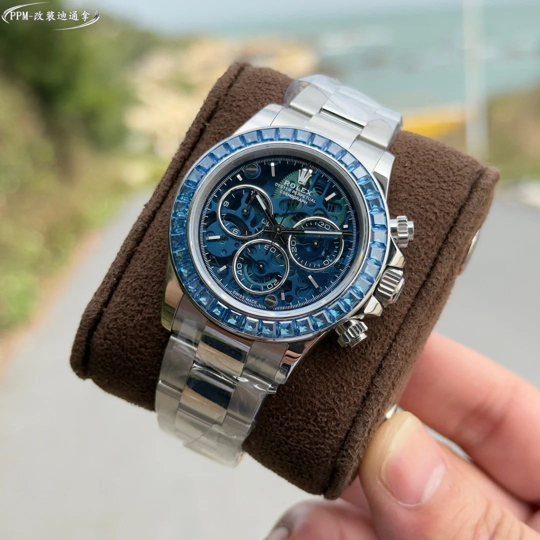 Rolex Daytona Tiffany Carbon — photographed off the sweep