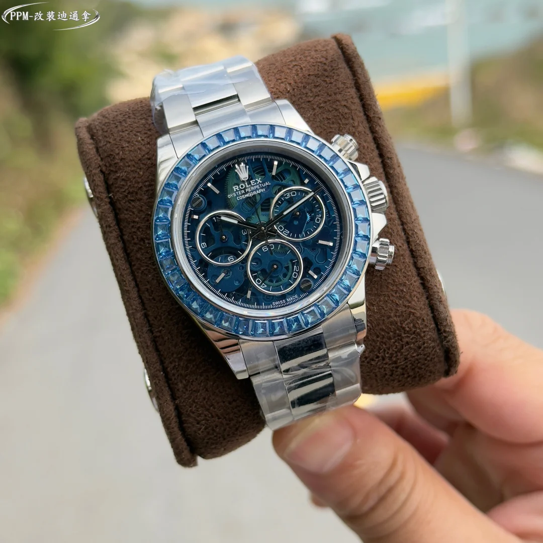 Rolex Daytona Tiffany Carbon — photographed off the sweep