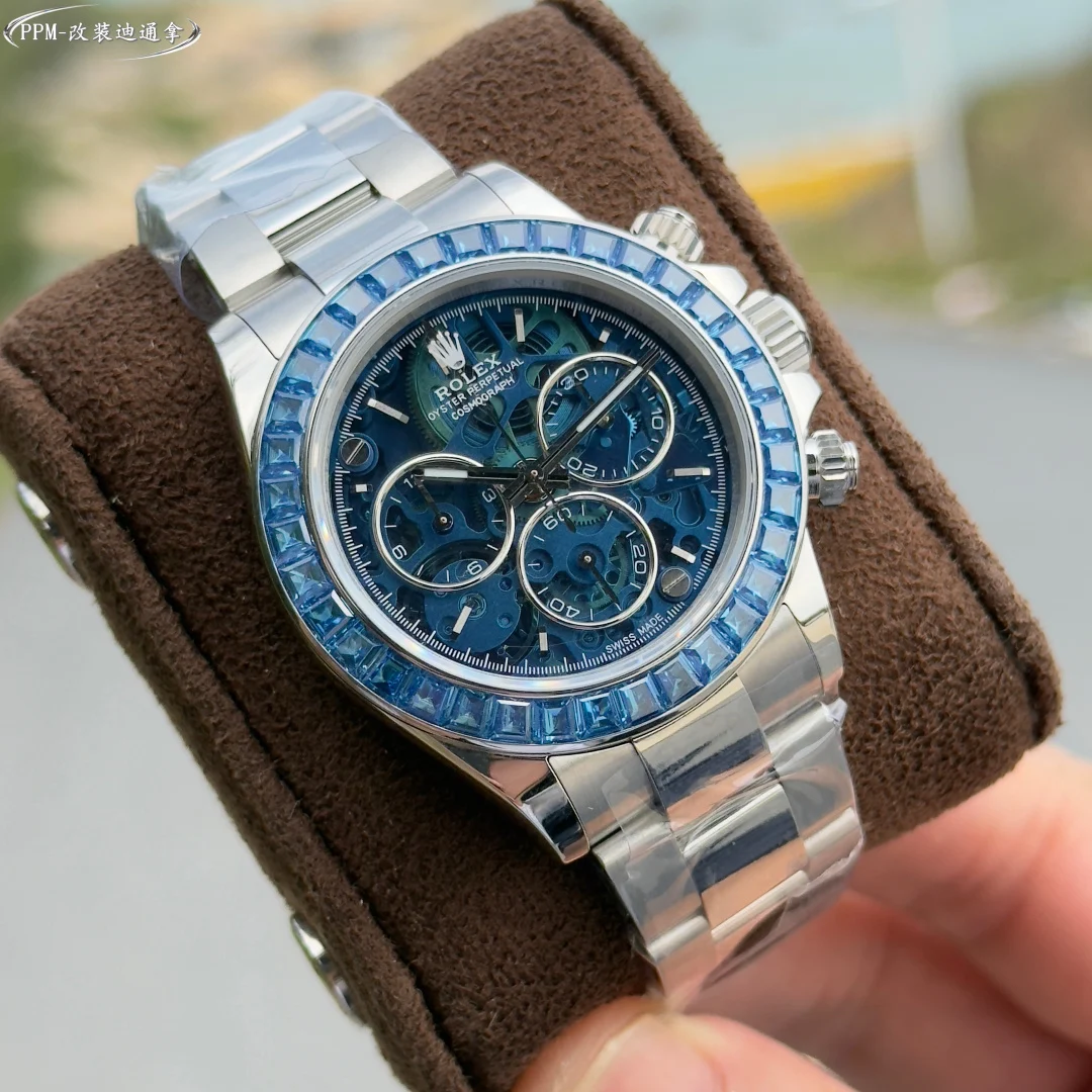Rolex Daytona Tiffany Carbon — photographed off the sweep