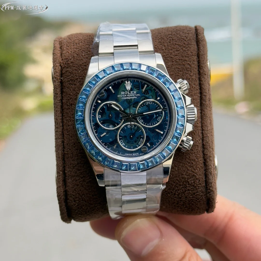 Rolex Daytona Tiffany Carbon — photographed off the sweep