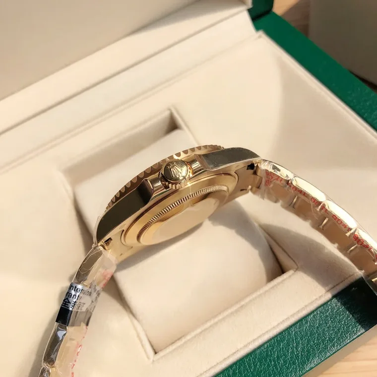 Rolex GMT-Master II 116710LN