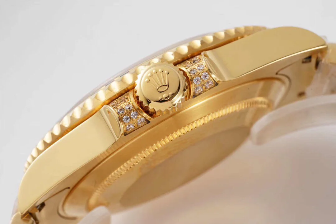 Rolex GMT-Master II Diamond-Set 40mm — photographed off the sweep